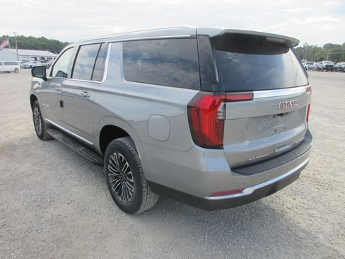 New 2026 GMC Yukon XL Elevation w/ Elevation Premium Package AWD/4WD image 6