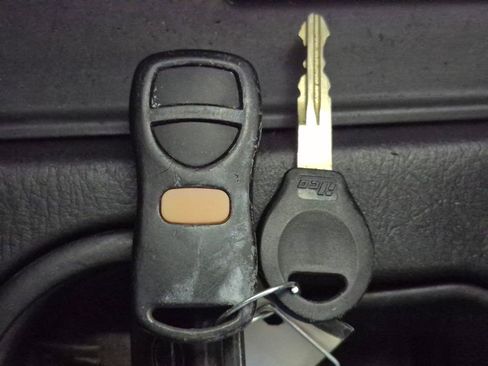 Used 2003 Nissan Frontier S/C image 24