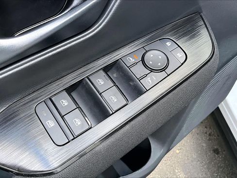 New 2026 Nissan Kicks S FWD image 18