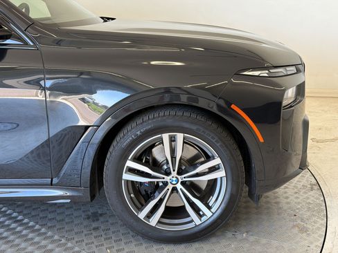 Used 2026 BMW X7 xDrive40i w/ M Sport Package AWD/4WD image 13
