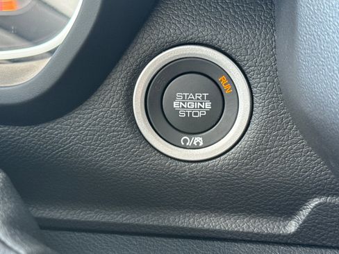 New 2026 RAM 2500 Laramie AWD/4WD image 21