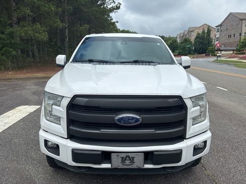Used 2016 Ford F150 Lariat w/ Equipment Group 502A Luxury AWD/4WD image 4