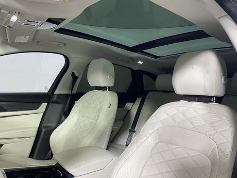 Used 2023 Jaguar F-PACE S image 19