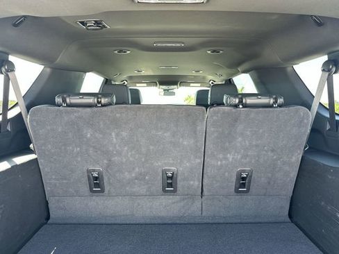 Used 2025 GMC Yukon XL Denali image 28