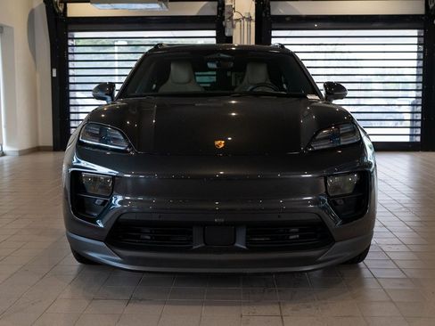 Used 2025 Porsche Macan Electric image 6