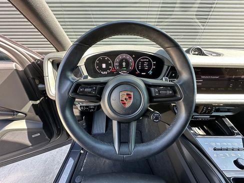 Certified 2024 Porsche Cayenne Coupe AWD/4WD image 23