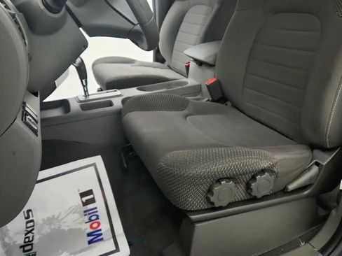 Used 2019 Nissan Frontier Desert Runner image 22