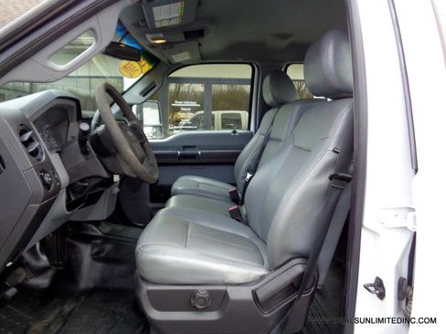 Used 2014 Ford F250 XL w/ Power Equipment Group image 9