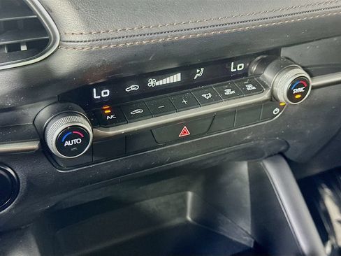 Used 2024 MAZDA MAZDA3 s FWD image 27