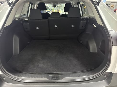 Used 2025 Toyota RAV4 LE AWD/4WD image 33
