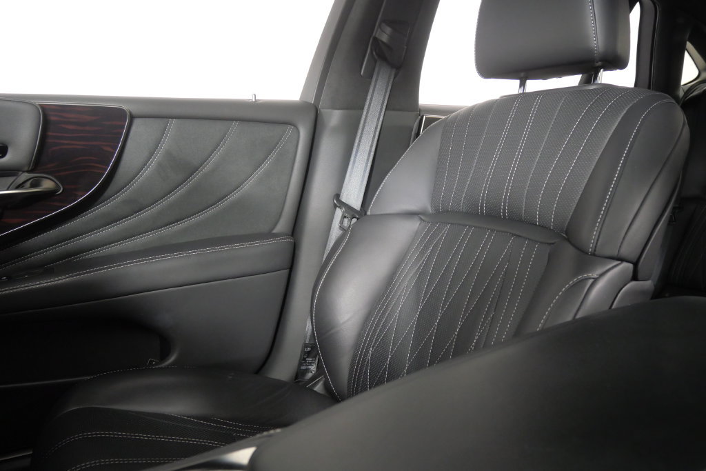 Used 2021 Lexus LS 500 w/ Interior Upgrade Package RWD image 32