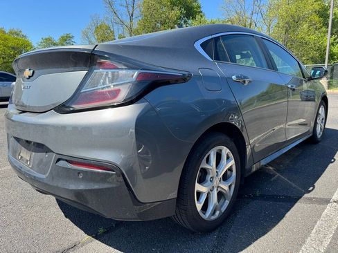 Used 2016 Chevrolet Volt Premier w/ Driver Confidence Package FWD image 4