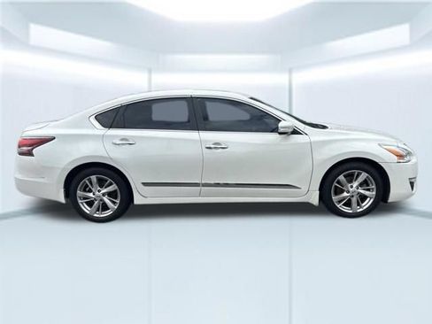 Used 2015 Nissan Altima 2.5 SL w/ Moonroof Package FWD image 5