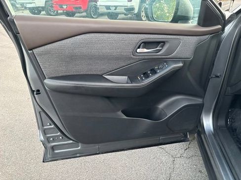 Used 2021 Nissan Rogue SV AWD/4WD image 13