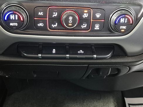 Used 2015 GMC Sierra 1500 SLE w/ SLE Value Package image 17