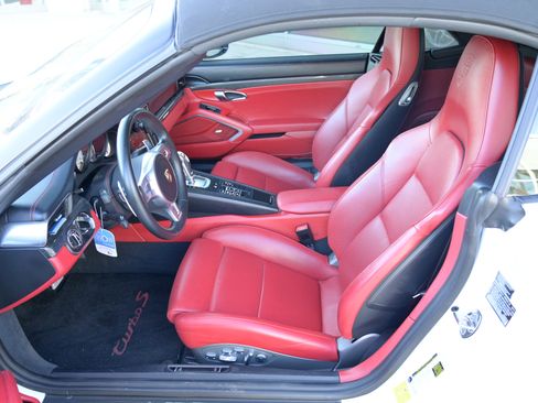 Used 2015 Porsche 911 Turbo S image 20