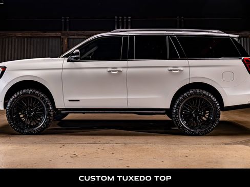 Used 2025 Ford Expedition Tremor image 6