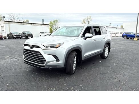 New 2026 Toyota Grand Highlander AWD image 3