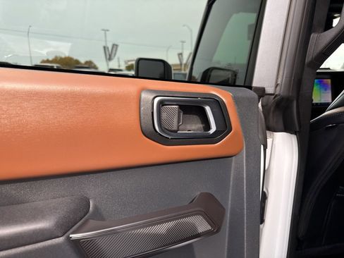 Used 2024 Ford Bronco Outer Banks image 32
