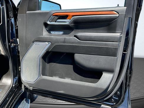 Used 2023 GMC Sierra 1500 Denali w/ Technology Package AWD/4WD image 25