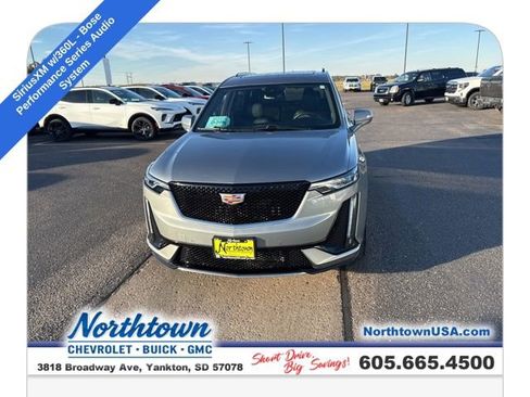 Used 2024 Cadillac XT6 Sport image 2