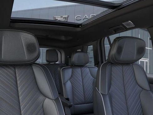 New 2026 Cadillac Vistiq Luxury w/ LPO, Floor Liner Package AWD/4WD image 24