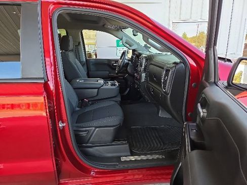 Used 2021 Chevrolet Silverado 1500 LT AWD/4WD image 37