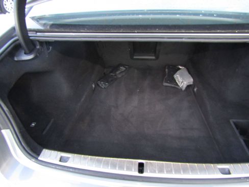 Used 2021 BMW 750i xDrive w/ Executive Package image 21