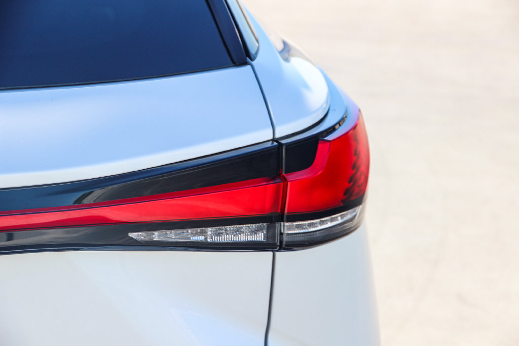 Certified 2025 Lexus RX 350 FWD w/ Accessory Package image 8