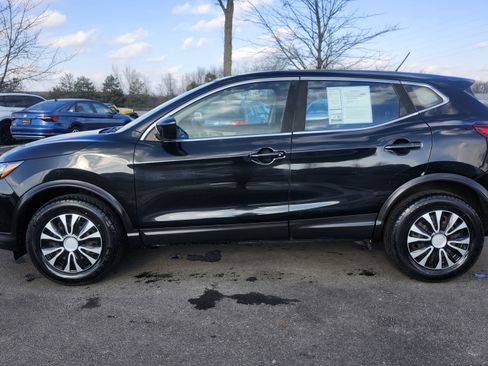 Used 2018 Nissan Rogue Sport S image 12