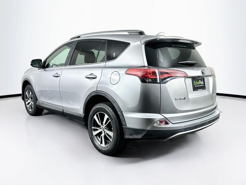Used 2018 Toyota RAV4 XLE w/ Plus Extra Value Package AWD/4WD image 5