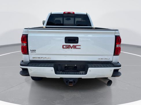 Used 2019 GMC Sierra 2500 Denali w/ Duramax Plus Package AWD/4WD image 8