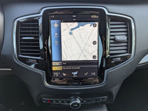 Used 2018 Volvo XC90 T6 Momentum w/ Convenience Package image 3