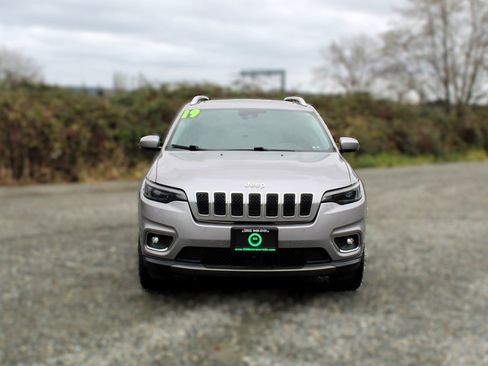 Used 2019 Jeep Cherokee Limited w/ Technology Group image 2