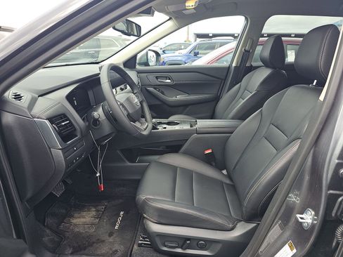 Used 2026 Nissan Rogue SL image 7