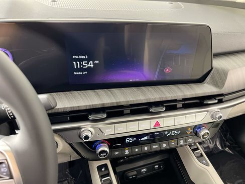 Used 2023 Kia Telluride EX w/ EX Captain's Chair Package FWD image 21