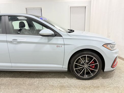 Used 2025 Volkswagen Jetta GLI Autobahn image 8