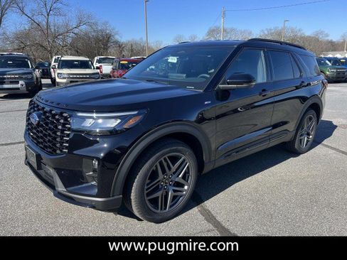 New 2026 Ford Explorer ST-Line w/ ST-Line Street Pack RWD image 3