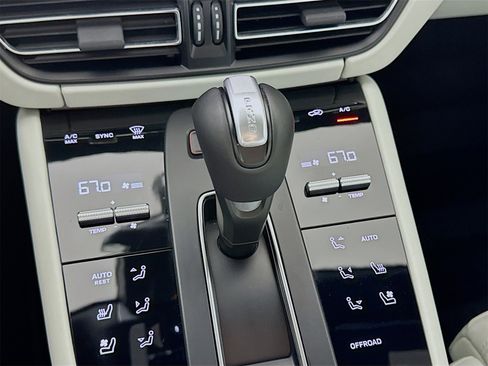 Used 2024 Porsche Macan S image 18