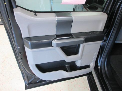 Used 2017 Ford F150 XLT w/ Equipment Group 301A Mid AWD/4WD image 22