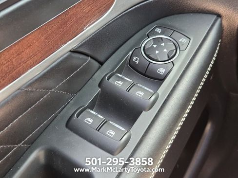 Used 2018 Ford Explorer Platinum AWD/4WD image 28