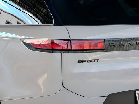 Used 2023 Land Rover Range Rover Sport SE AWD/4WD image 13