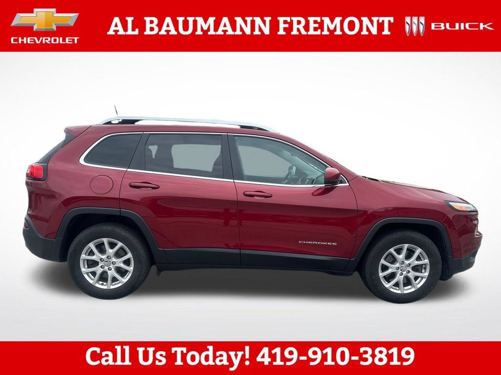 Used 2017 Jeep Cherokee Latitude w/ Safety/Convenience Group AWD/4WD image 6