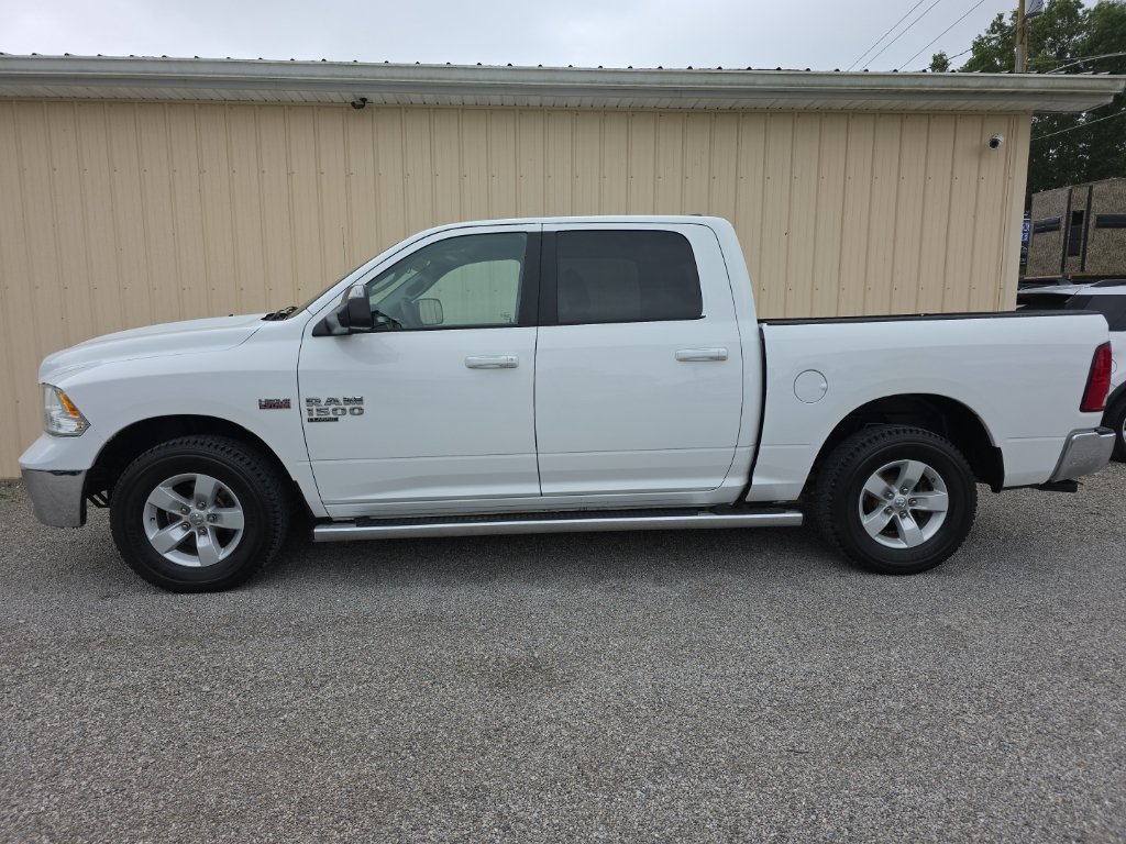 Used 2019 RAM 1500 Classic SLT AWD/4WD image 9