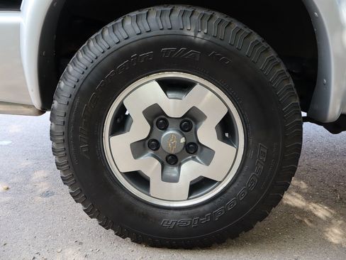 Used 2002 Chevrolet Blazer LS w/ Preferred Equipment Group AWD/4WD image 34