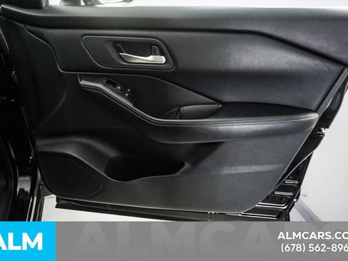 Used 2024 Nissan Rogue SV FWD image 40