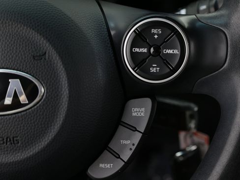 Used 2019 Kia Soul FWD image 19