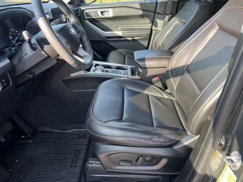 Certified 2023 Ford Explorer XLT w/ Equipment Group 202A AWD/4WD image 19