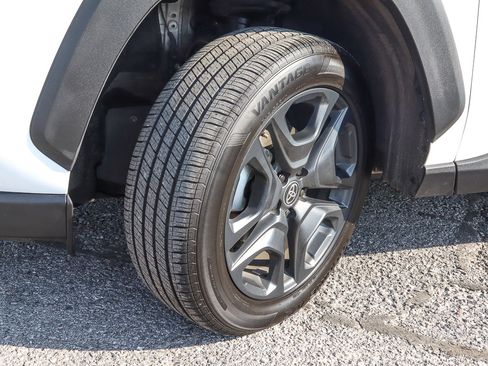 Used 2024 Toyota RAV4 Adventure image 16