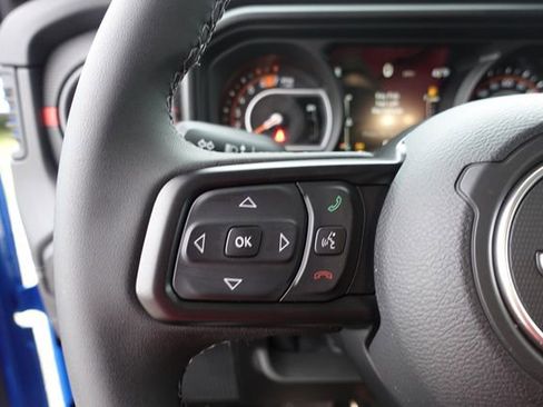 New 2026 Jeep Wrangler Unlimited Rubicon w/ Technology Group image 18